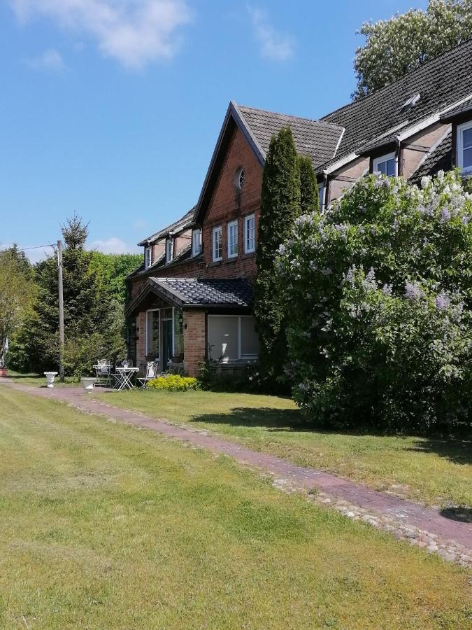Gutshaus Daemelow Tussen Schwerin En Wismar Eksteriør bilde