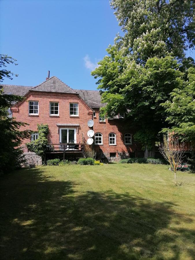 Gutshaus Daemelow Tussen Schwerin En Wismar Eksteriør bilde
