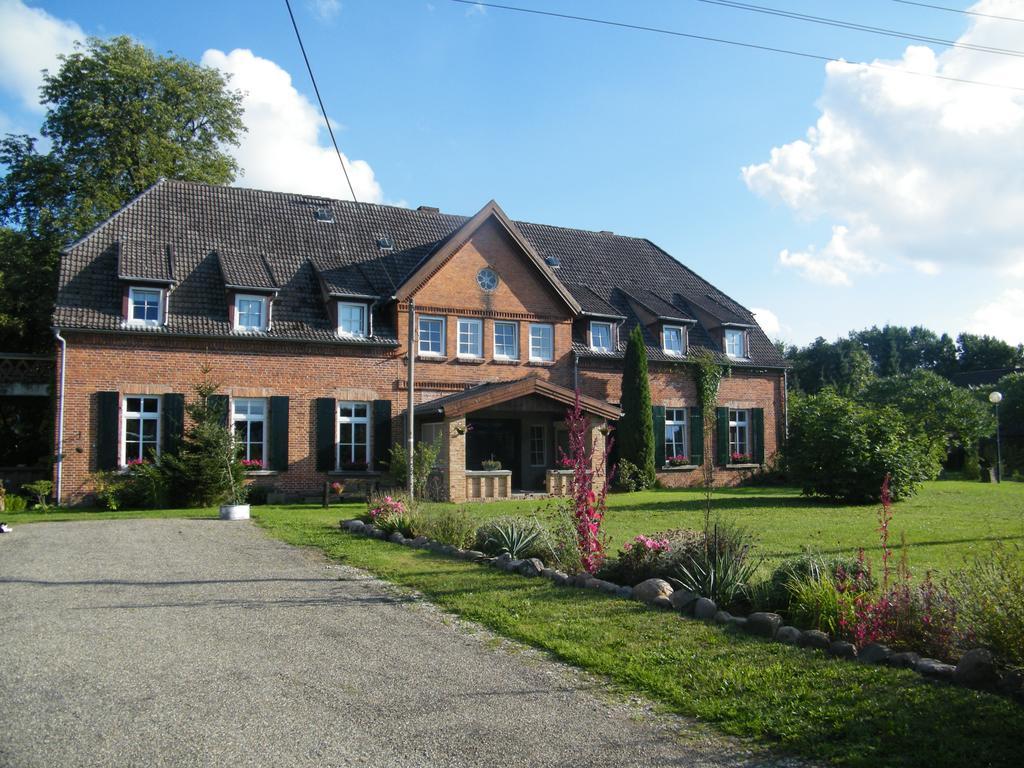 Gutshaus Daemelow Tussen Schwerin En Wismar Eksteriør bilde
