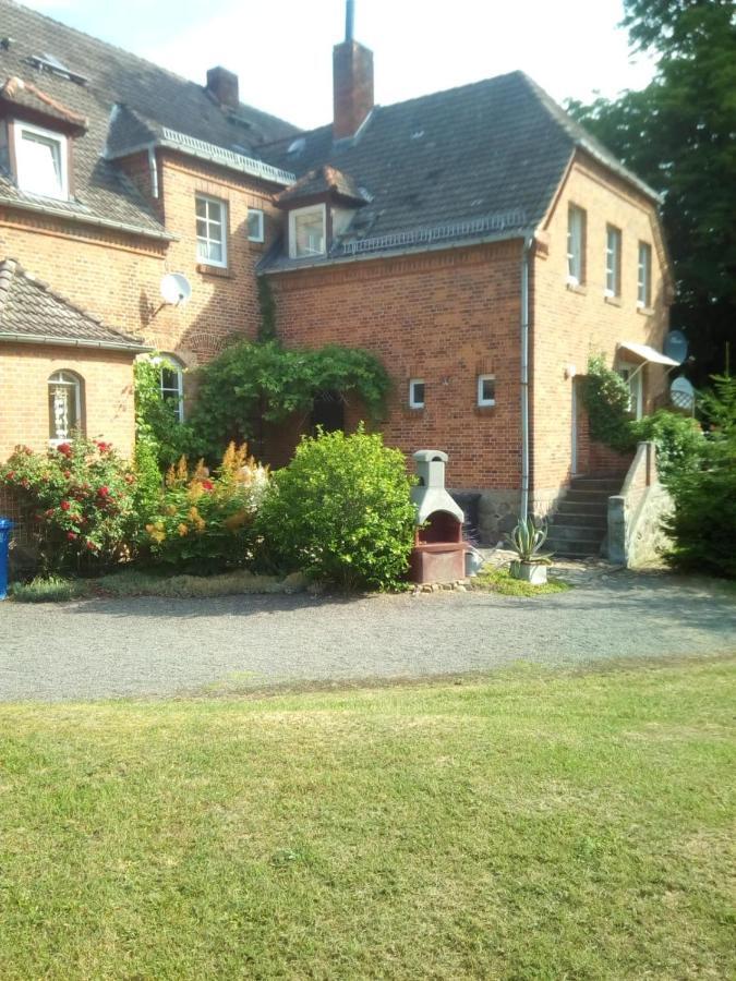 Gutshaus Daemelow Tussen Schwerin En Wismar Eksteriør bilde