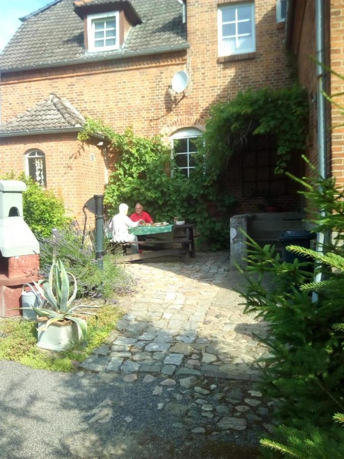Gutshaus Daemelow Tussen Schwerin En Wismar Eksteriør bilde